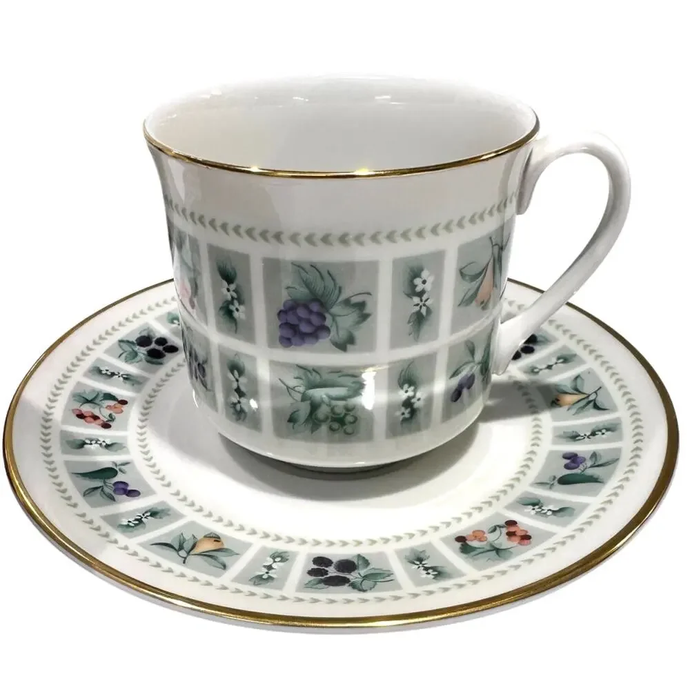 Royal Doulton England Tapestry TC1024 Fine China 5-Piece Place Setting-Excellent